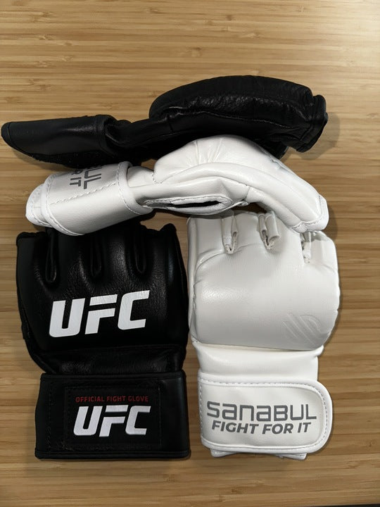 4oz Gloves vs Eyepokes